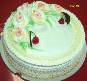 Bán bánh sinh nhật - tặng kèm niềm vui.