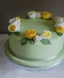 Bánh kem hoa hồng – chiếc bánh kem đặc biệt của tình yêu