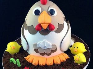 Bánh sinh nhật con gà - bánh của niềm vui và may mắn