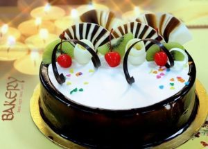 Bánh sinh nhật nhỏ - lựa chọn phù hợp cho túi tiền.