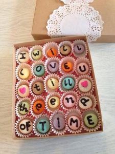 Cùng nhau chiêm ngưỡng các loại bánh kem nhỏ phổ biến nhất thế giới. 5 Cùng nhau chiêm ngưỡng các loại bánh kem nhỏ phổ biến nhất thế giới.