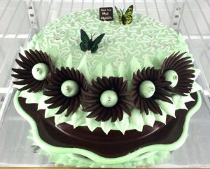 Sinh nhật bạn gái nên tặng loại bánh kem nào?