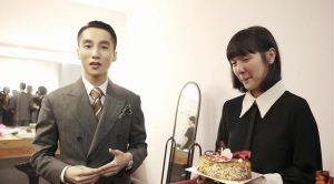 Mừng sinh nhật "gà cưng" Hải Tú nhưng Sơn Tùng chỉ đứng phía sau