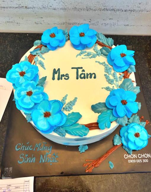 Bánh sinh nhật bắt hoa kem 1
