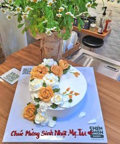 Bánh sinh nhật bắt hoa kem 2